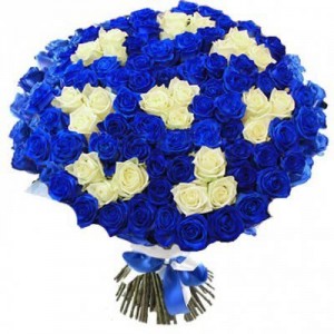 Букет из белой и синей розы 